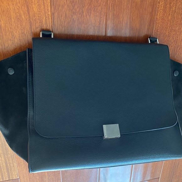Celine trapeze large, black/gold hardware - Picture 1 of 4